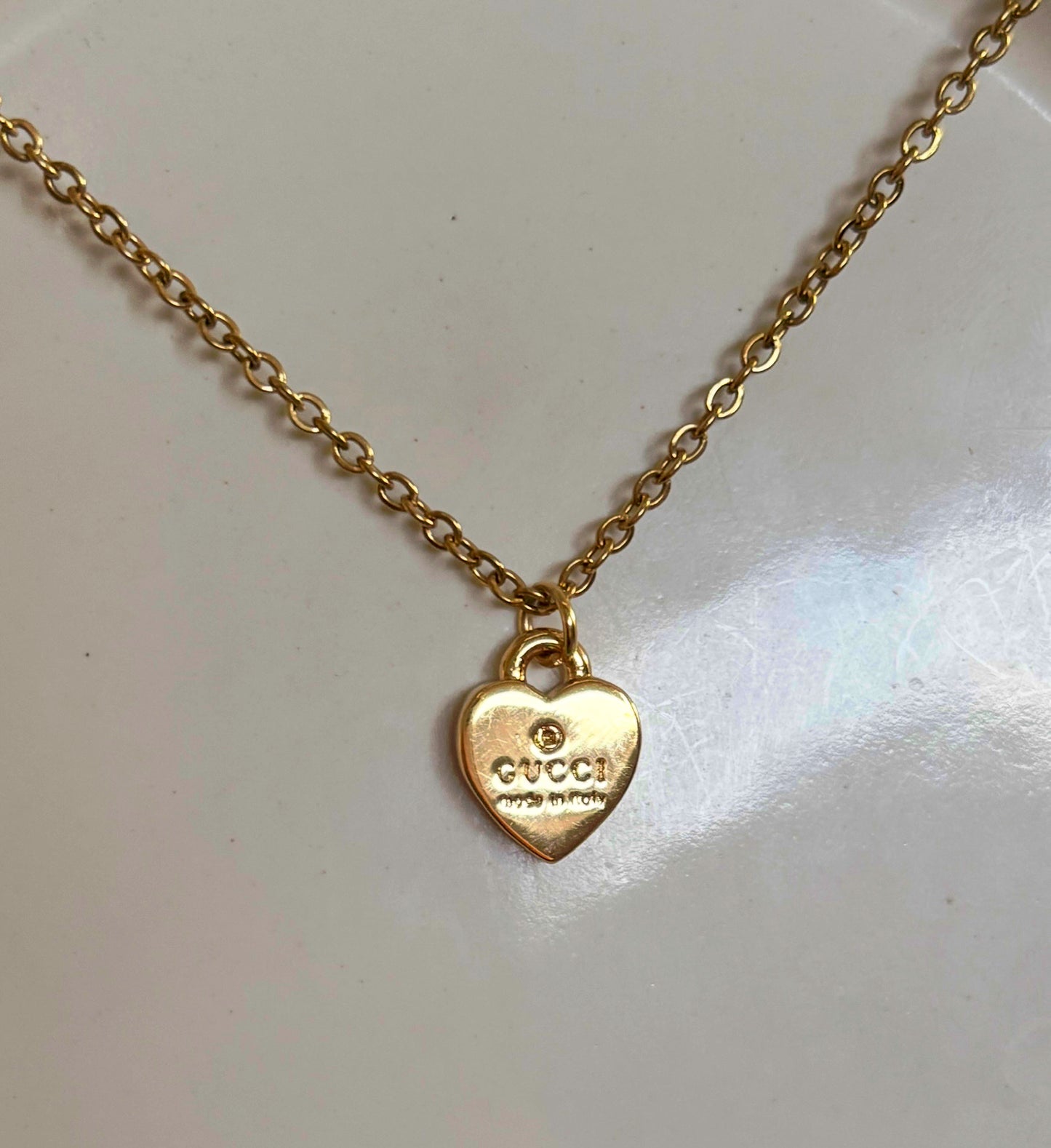 GUCCI DAINTY HEART NECKLACE GOLD