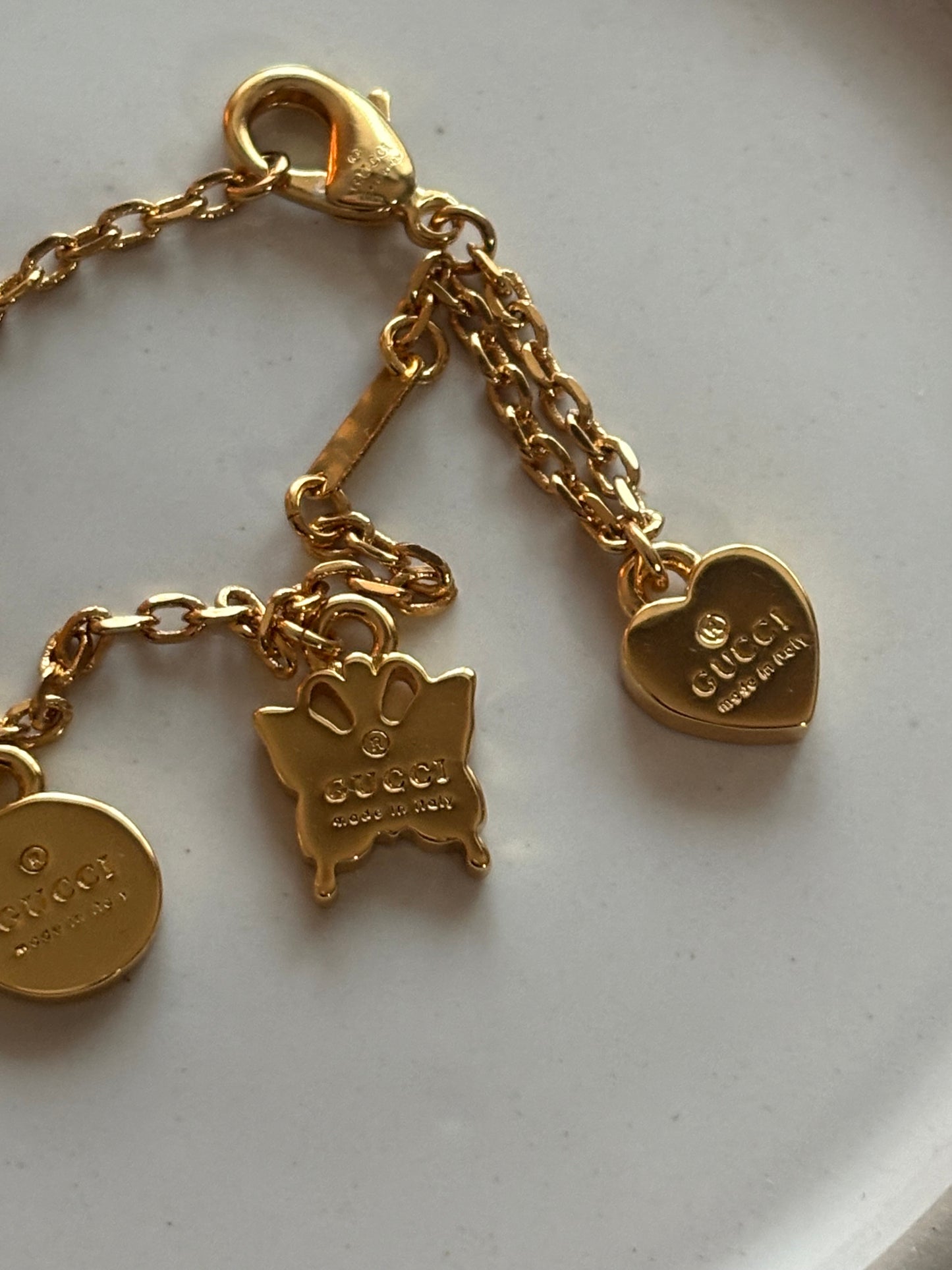 GUCCI DAINTY BUTTERFLY NECKLACE GOLD