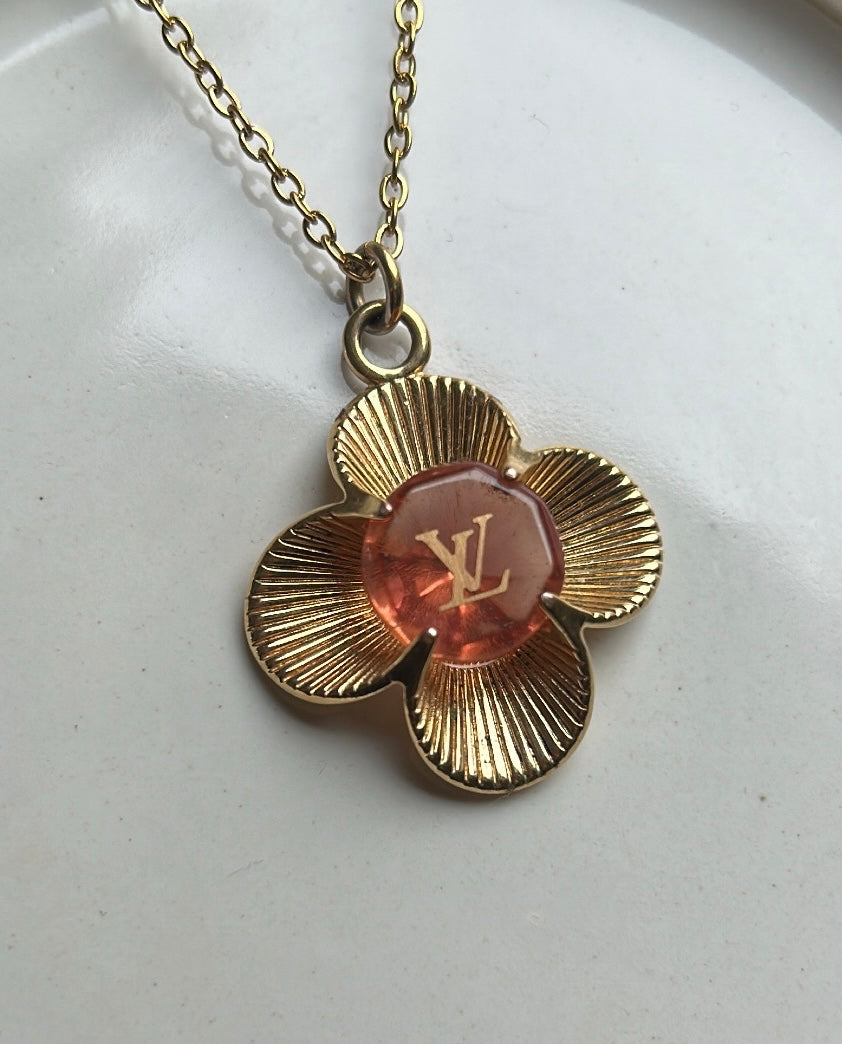 LOUIS VUITTON FLEUR VINTAGE NECKLACE (rare)
