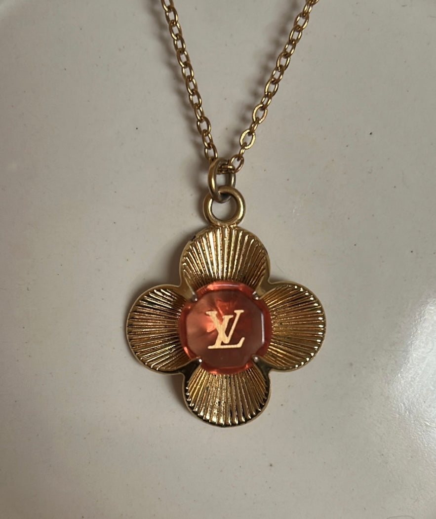 LOUIS VUITTON FLEUR VINTAGE NECKLACE (rare)