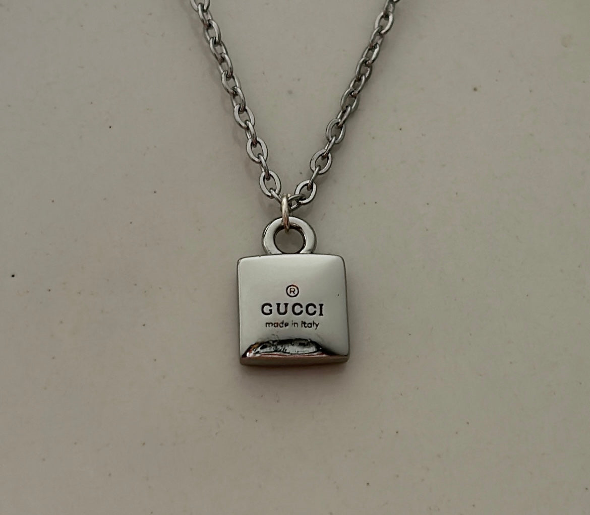 GUCCI DAINTY SQUARE NECKLACE