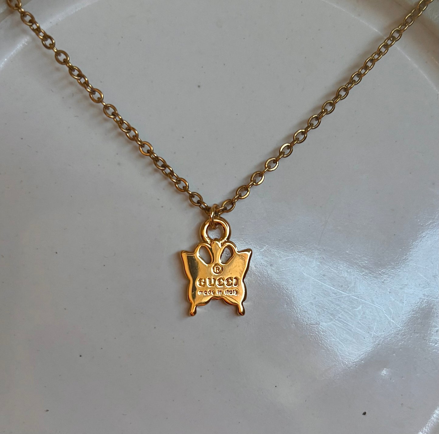 GUCCI DAINTY BUTTERFLY NECKLACE GOLD