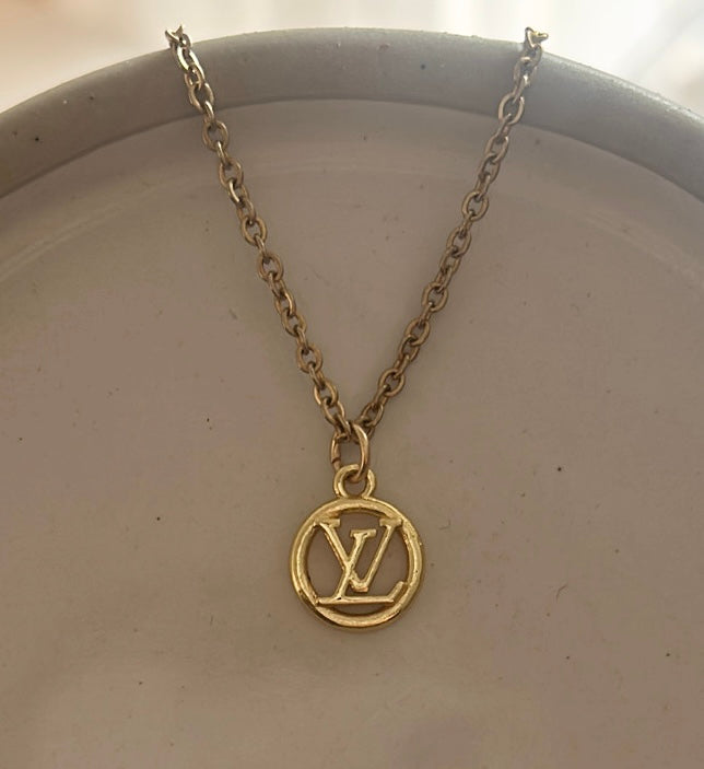 LOUIS VUITTON MINI LOGO NECKLACE