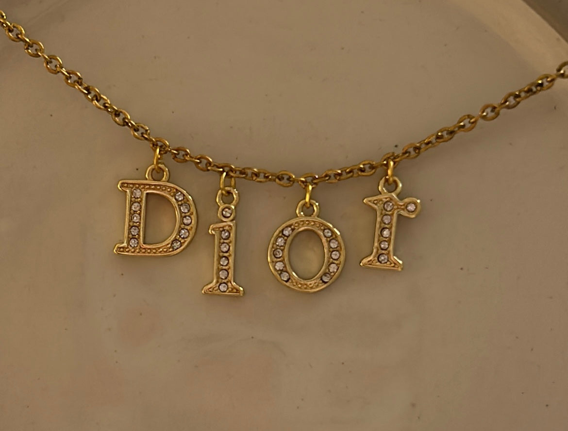 DIOR DIAMANTÈ LETTER NECKLACE GOLD