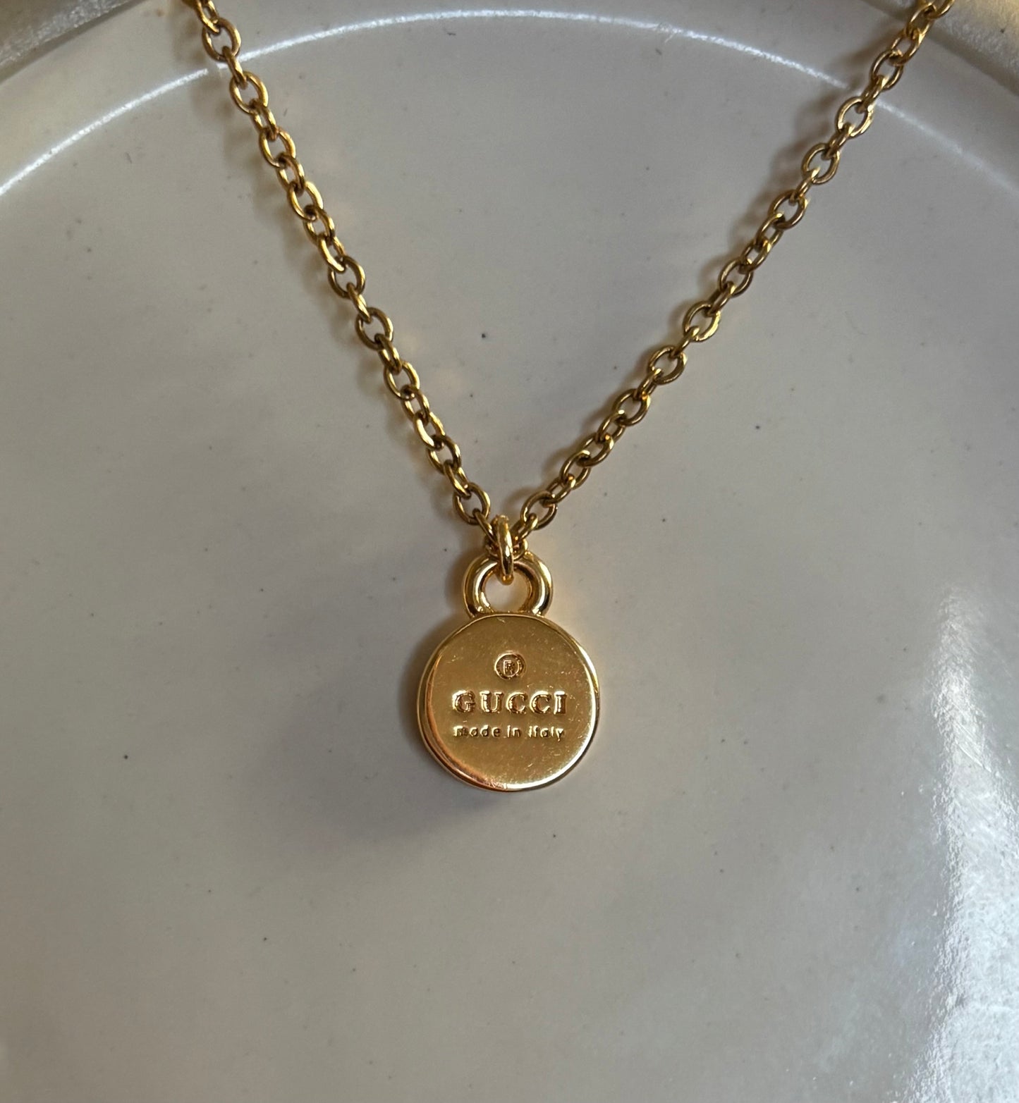 GUCCI DAINTY CIRCLE NECKLACE GOLD
