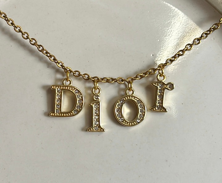 DIOR DIAMANTÈ LETTER NECKLACE GOLD