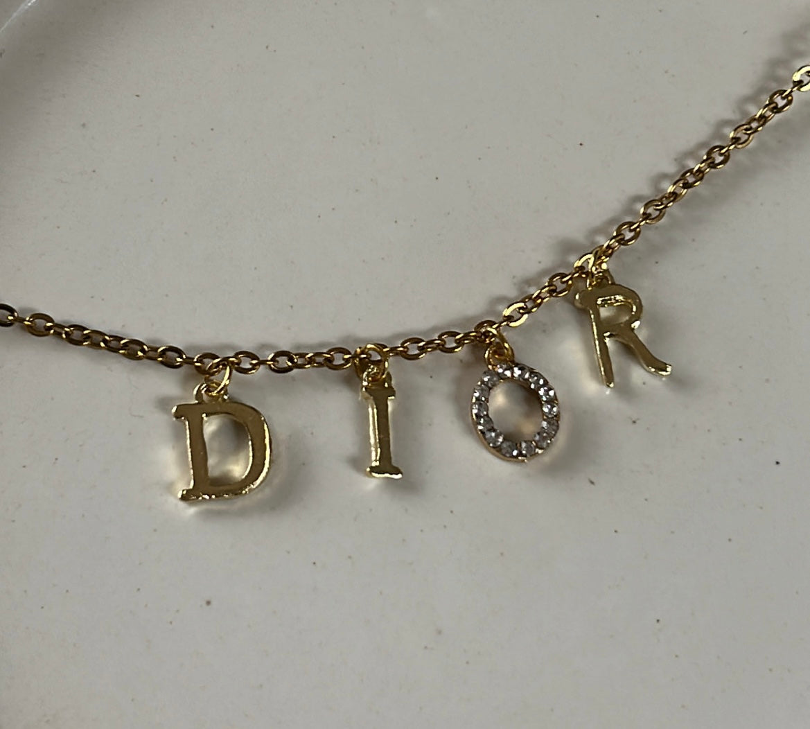 DIOR GOLD LETTER NECKLACE THIN CHAIN (pre-order)