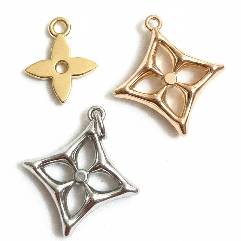 LOUIS VUITTON ICONIC STAR LOGO NECKLACE SILVER