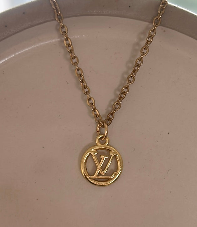 LOUIS VUITTON MINI LOGO NECKLACE