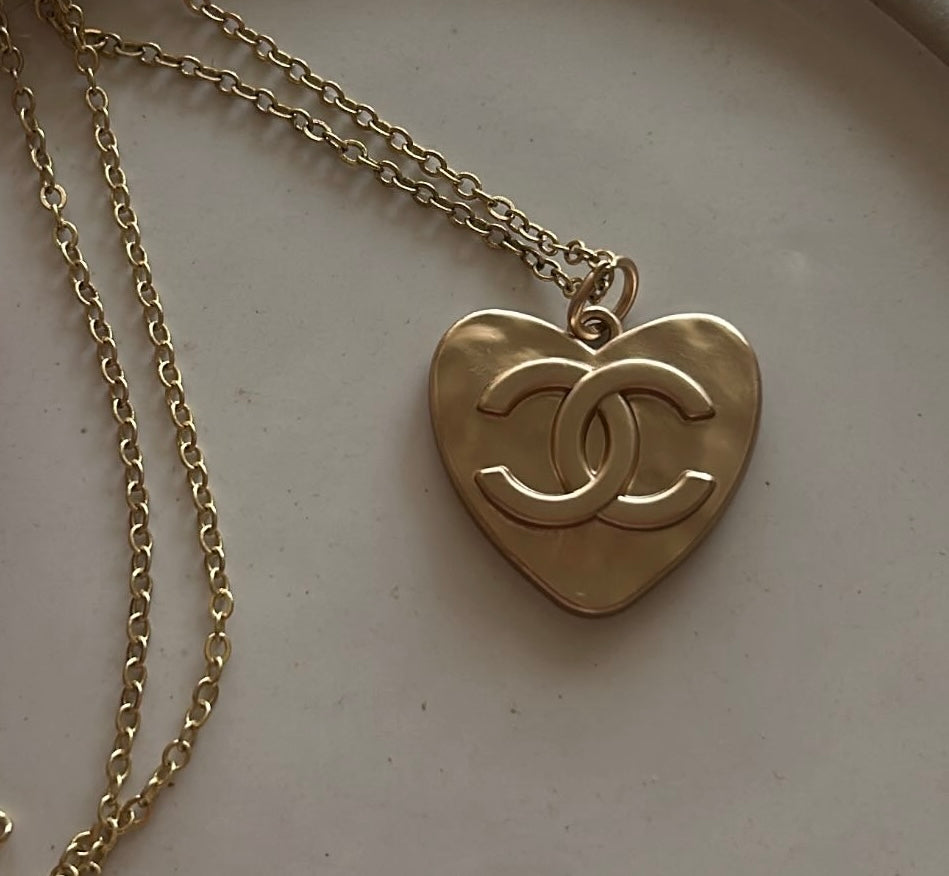 CHANEL VINTAGE HEART NECKLACE (pre-order)