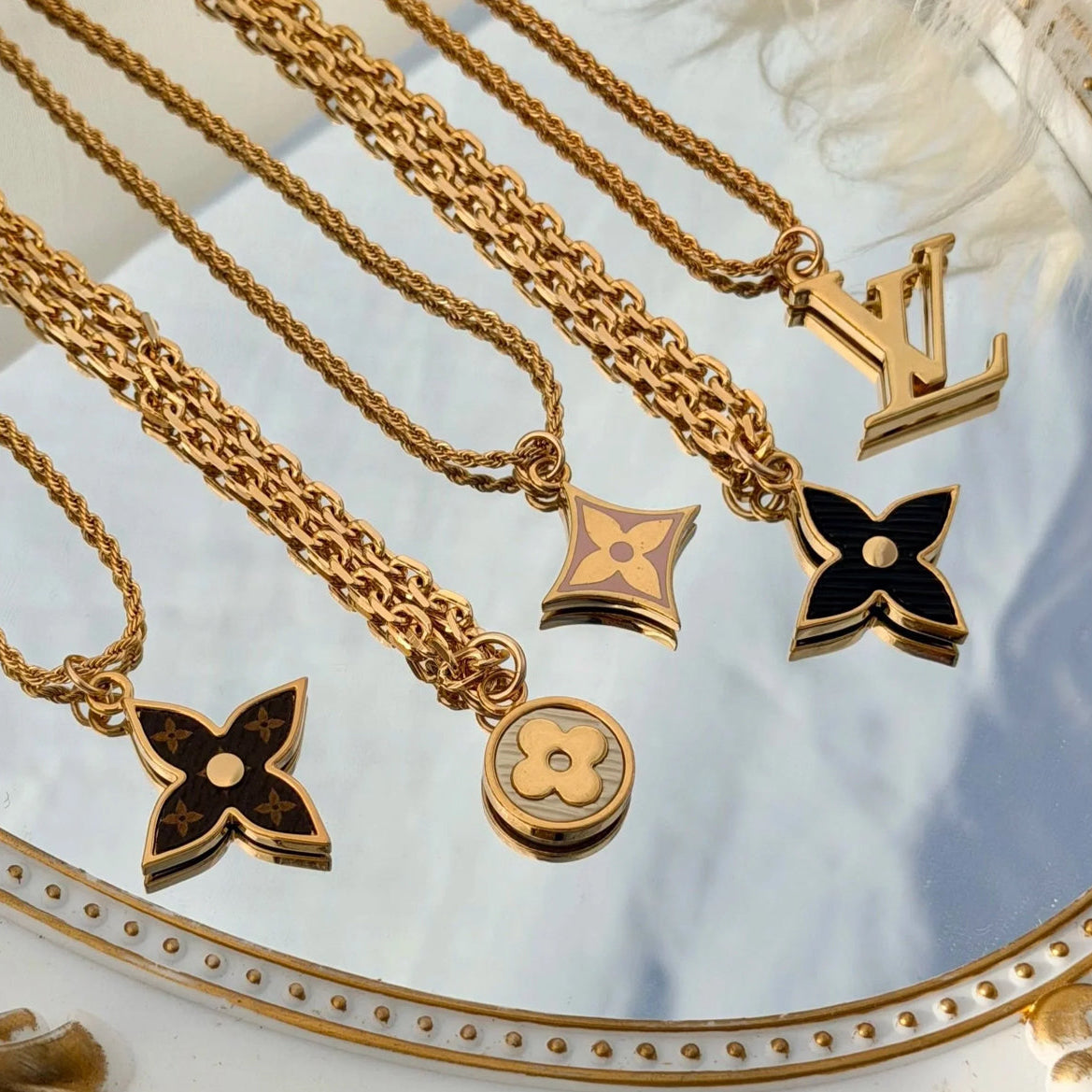 LOUIS VUITTON BLACK STAR CHARM NECKLACE