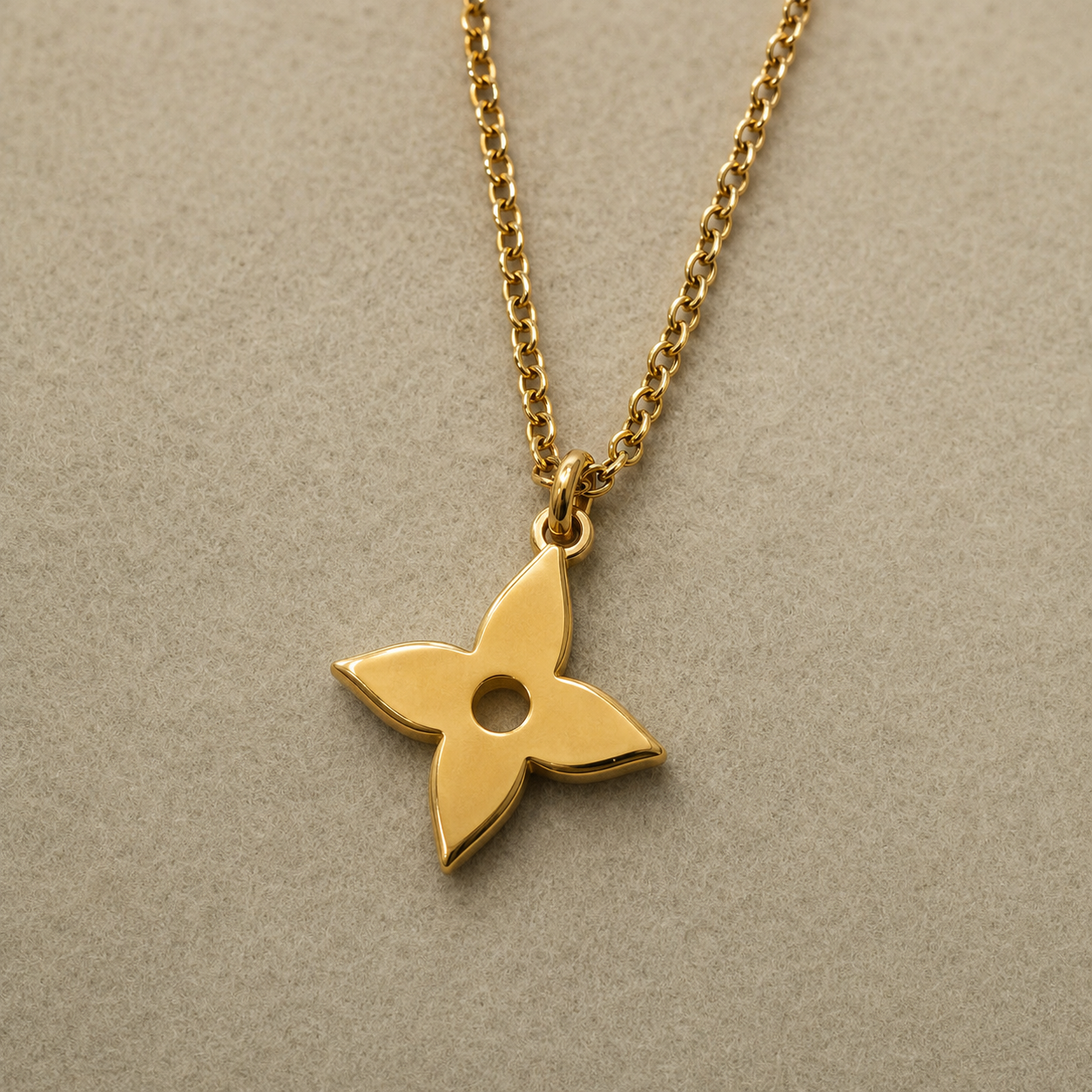LOUIS VUITTON STAR METALS NECKLACE