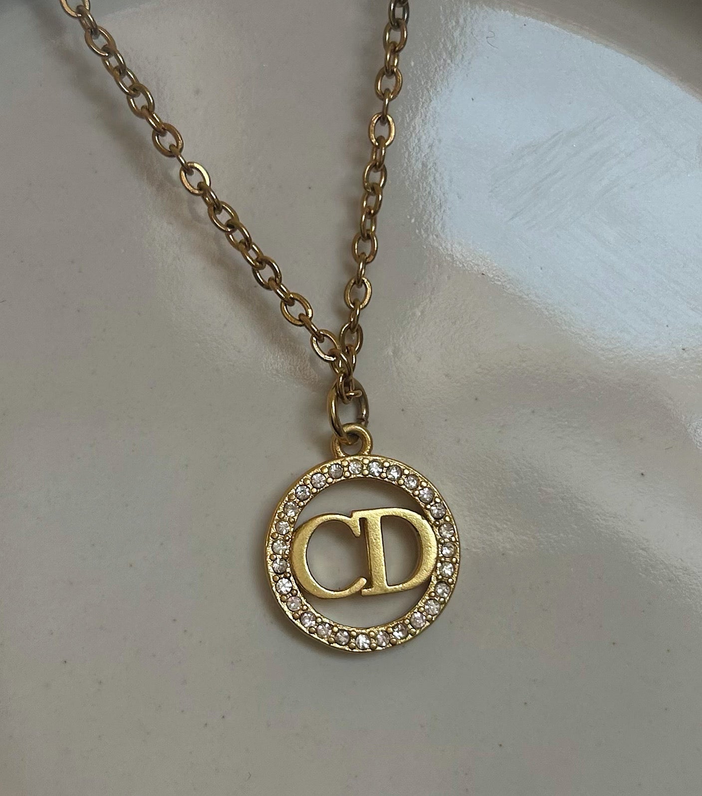 DIOR CD GOLD VINTAGE CIRCLE NECKLACE