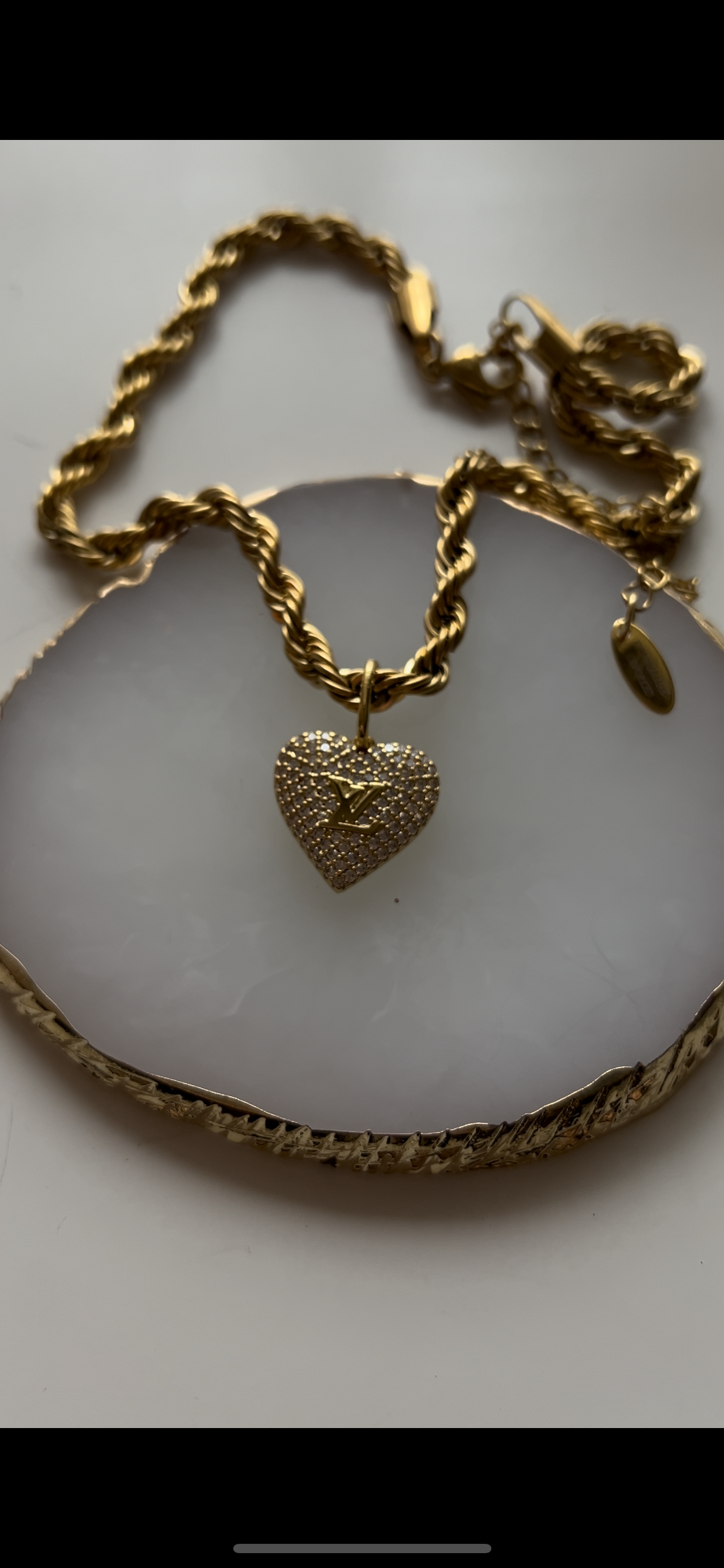 LOUIS VUITTON DIAMANTÉ HEART NECKLACE(pre-order)