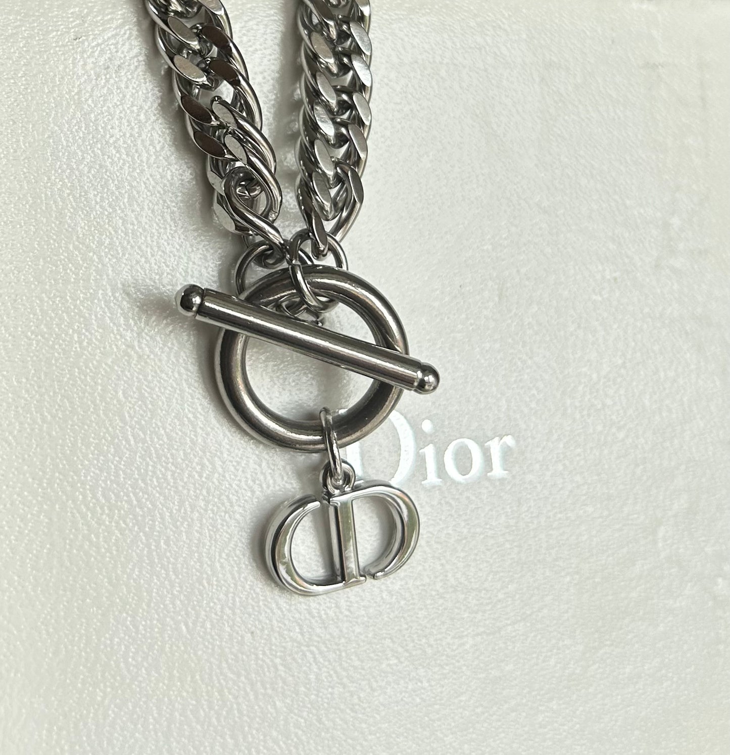 DIOR CD LOGO INITIAL CHUNKY CHAIN NECKLACE