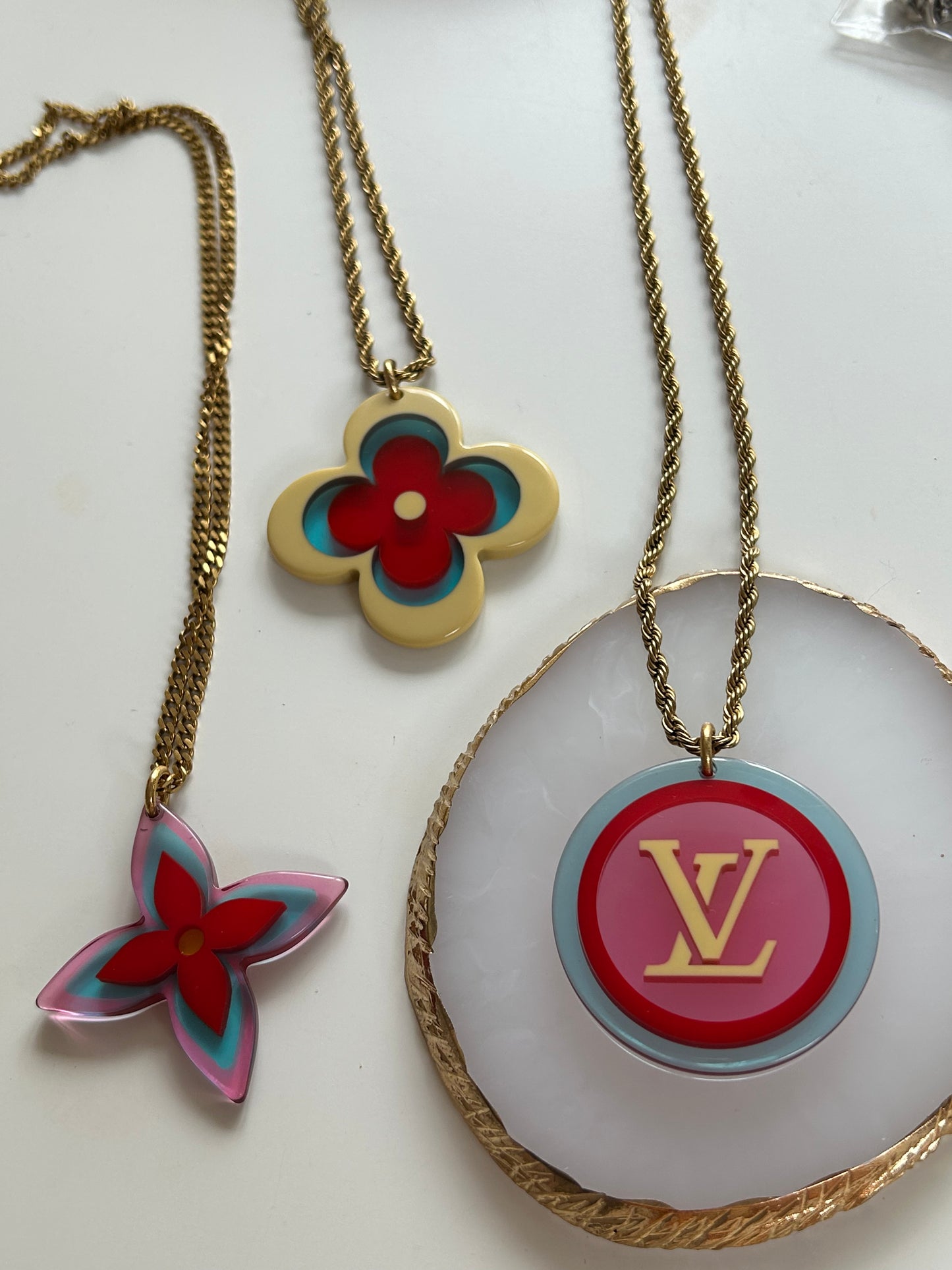 LOUIS VUITTON STAR LOGO MONOGRAM NECKLACE