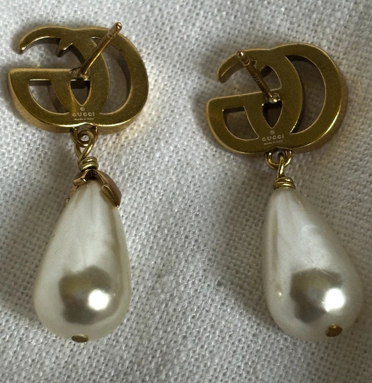 GUCCI PEARL OVAL EARRINGS