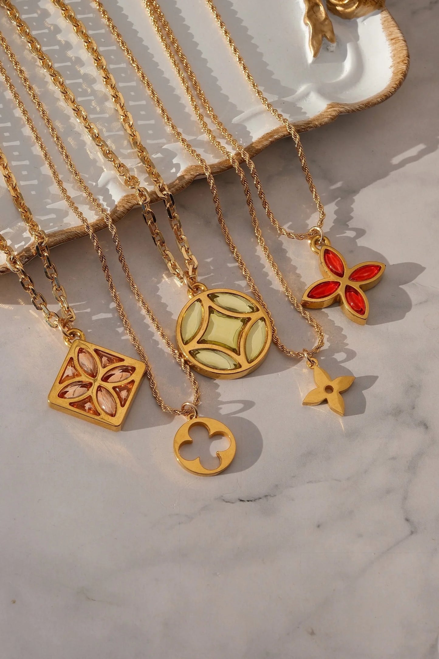 LOUIS VUITTON FLEUR DE STAR NECKLACE