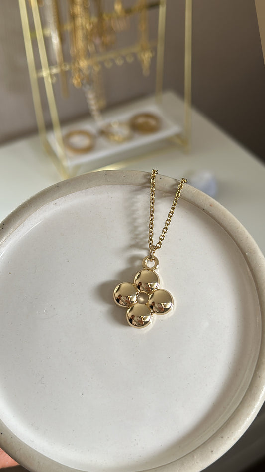 LOUIS VUITTON BLOSSOM 2 LOGO NECKLACE