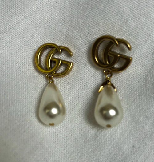 GUCCI PEARL OVAL EARRINGS