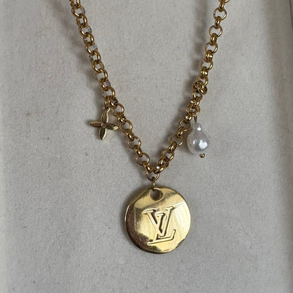 LOUIS VUITTON PEARL CHARM COIN NECKLACE (SUPER RARE)