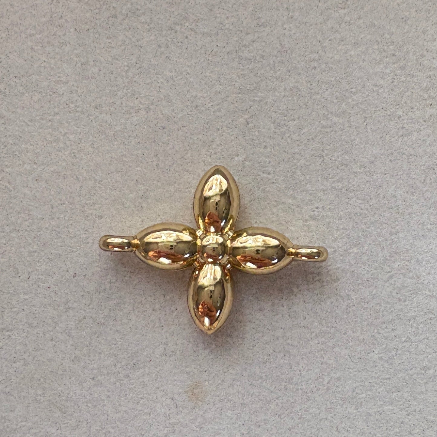 LOUIS VUITTON PEARL LOGO FLORA NECKLACE