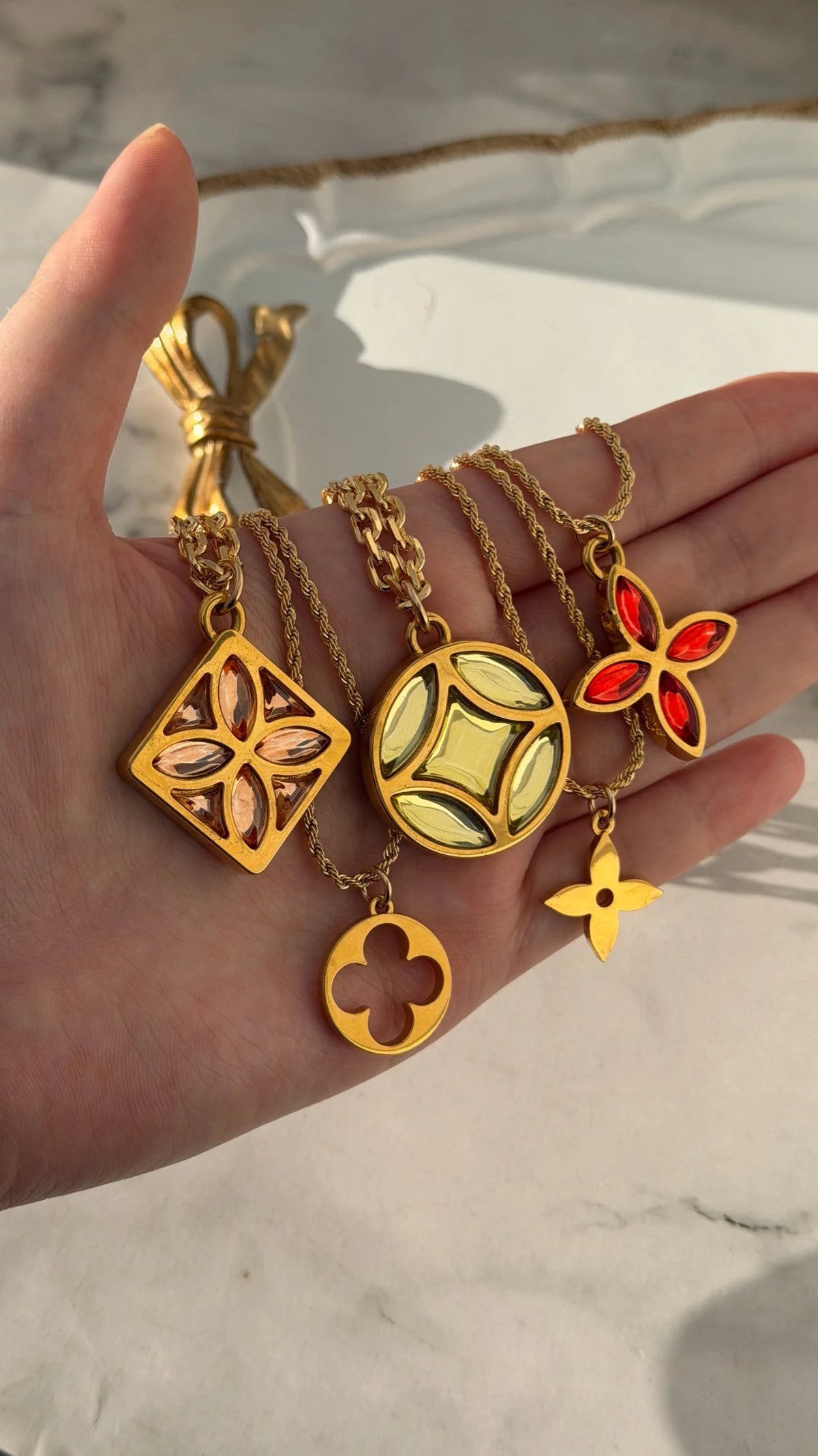 LOUIS VUITTON FLEUR DE BLOSSOM NECKLACE