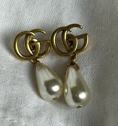 GUCCI PEARL OVAL EARRINGS