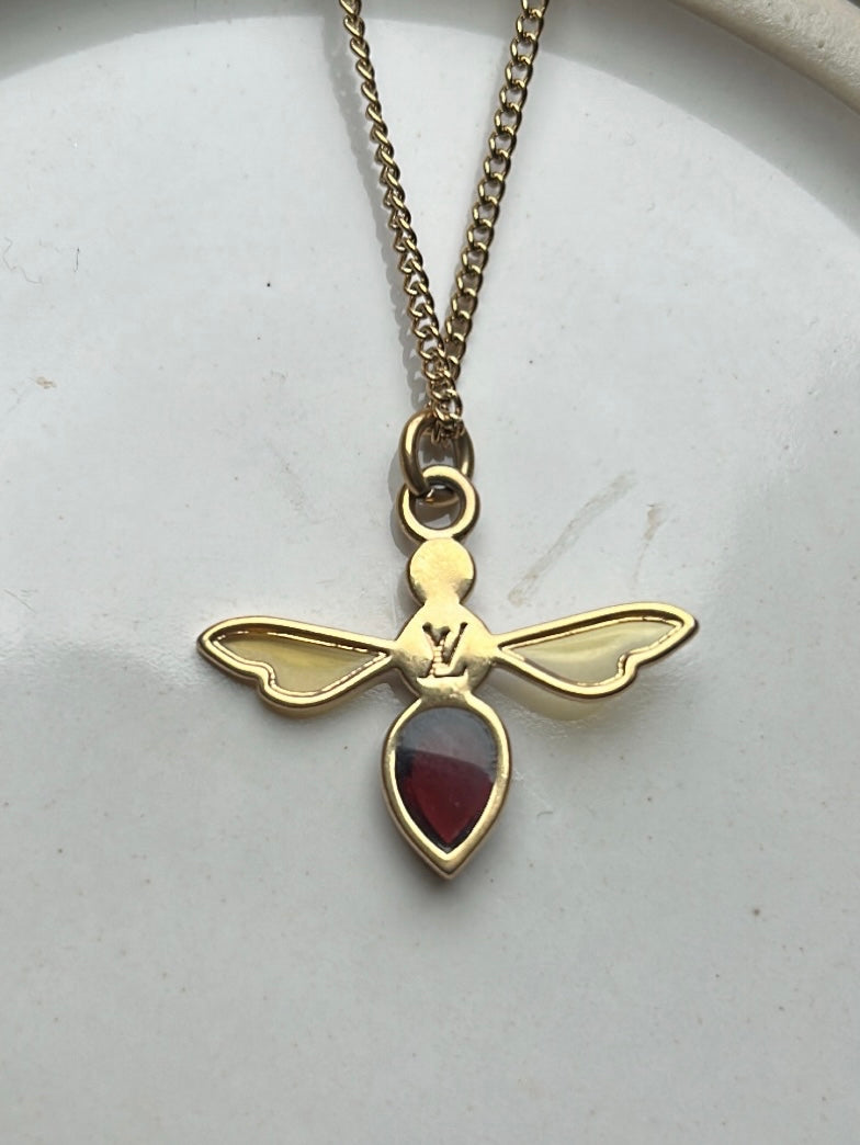 LOUIS VUITTON BEE VINTAGE NECKLACE (rare)