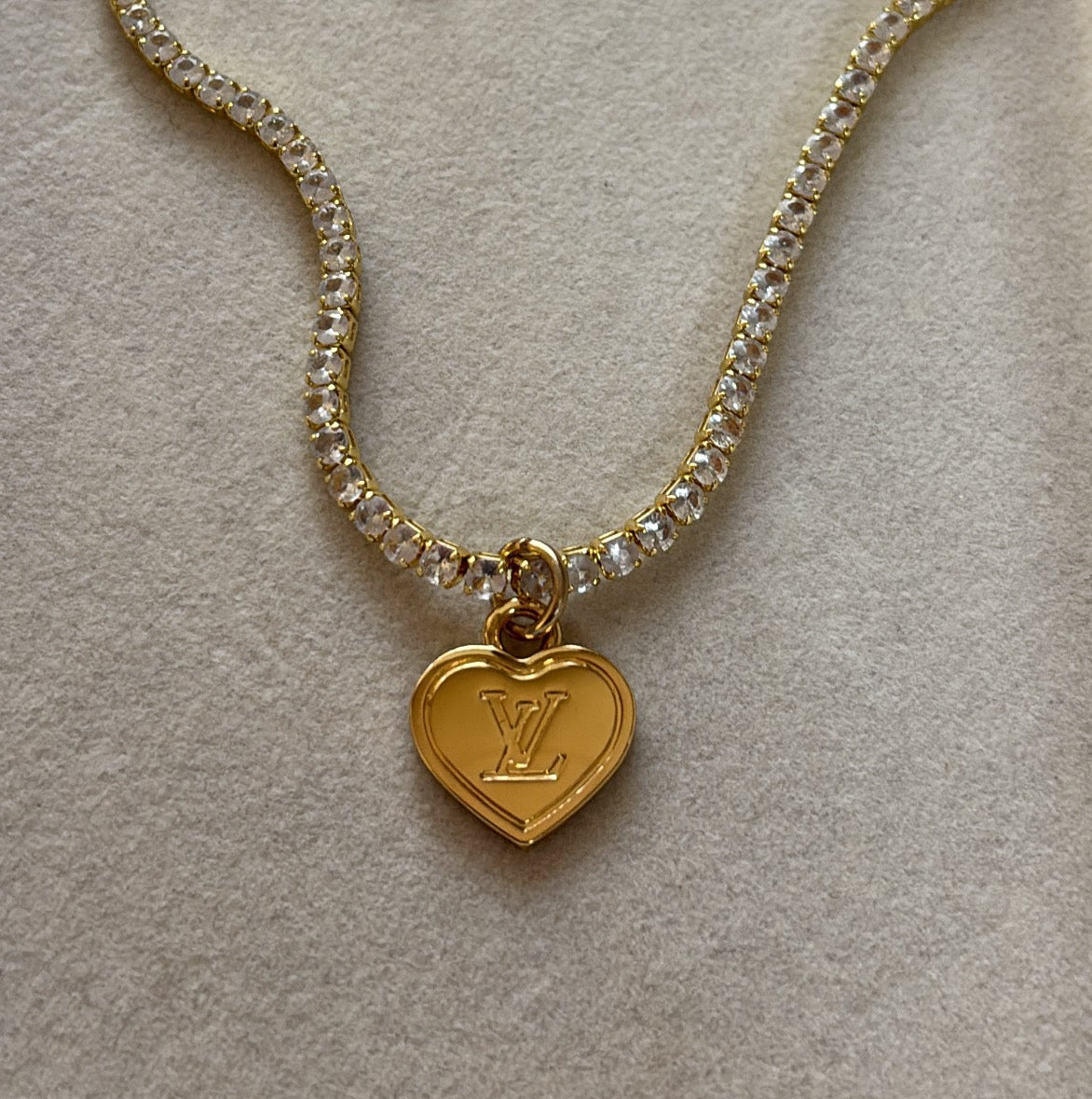 LOUIS VUITTON DIAMANTÈ HEART NECKLACE