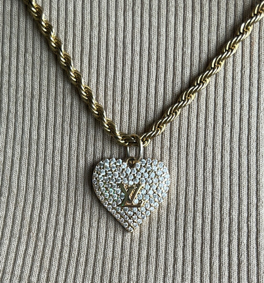 LOUIS VUITTON DIAMANTÉ  HEART NECKLACE