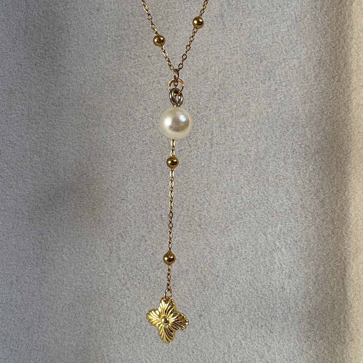 LOUIS VUITTON PEARL LARIAT FLOWER NECKLACE