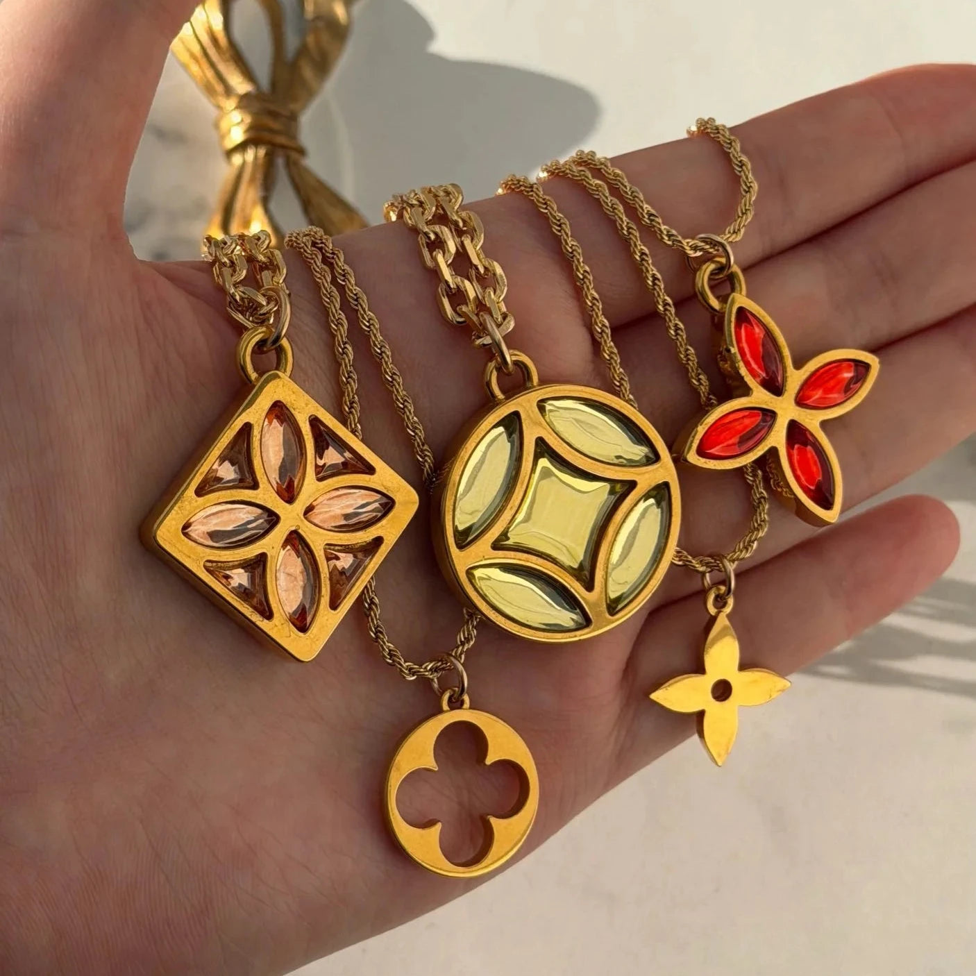 LOUIS VUITTON FLEUR DE PERIDOT CRYSTAL NECKLACE