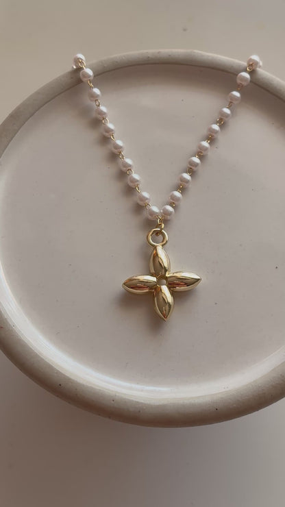 LOUIS VUITTON PEARL LV CHARM