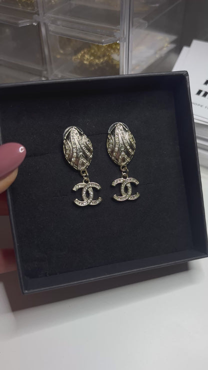 CC CHANEL DIAMANTÈ EARRINGS