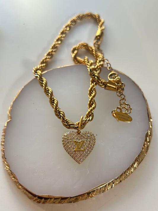 LOUIS VUITTON DIAMANTÉ  HEART NECKLACE