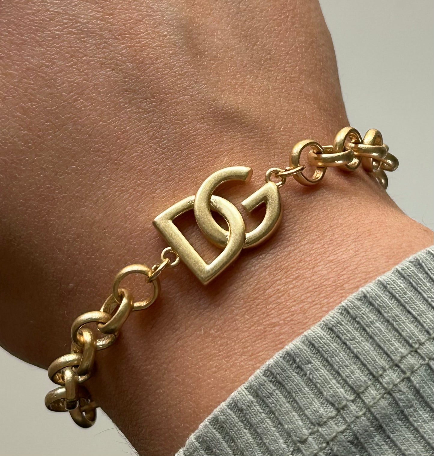 DOLCE & GABBANA LOGO BRACELET ( CHUNKY CHAIN )