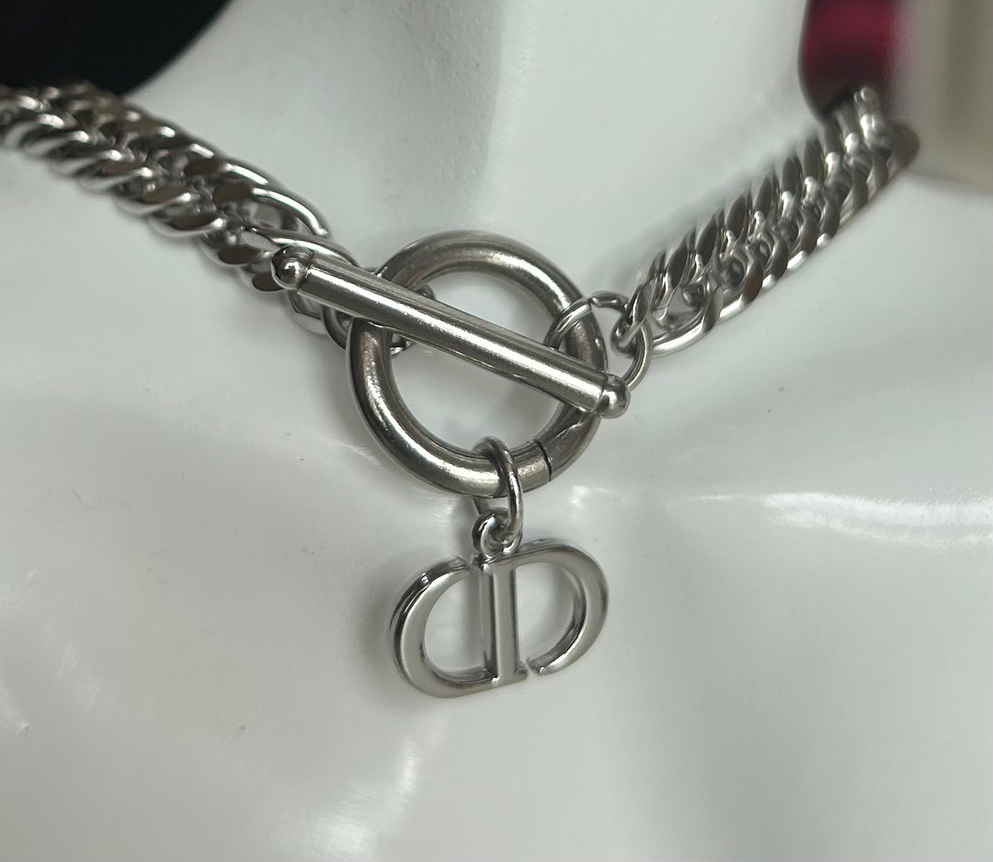 DIOR CD LOGO INITIAL CHUNKY CHAIN NECKLACE