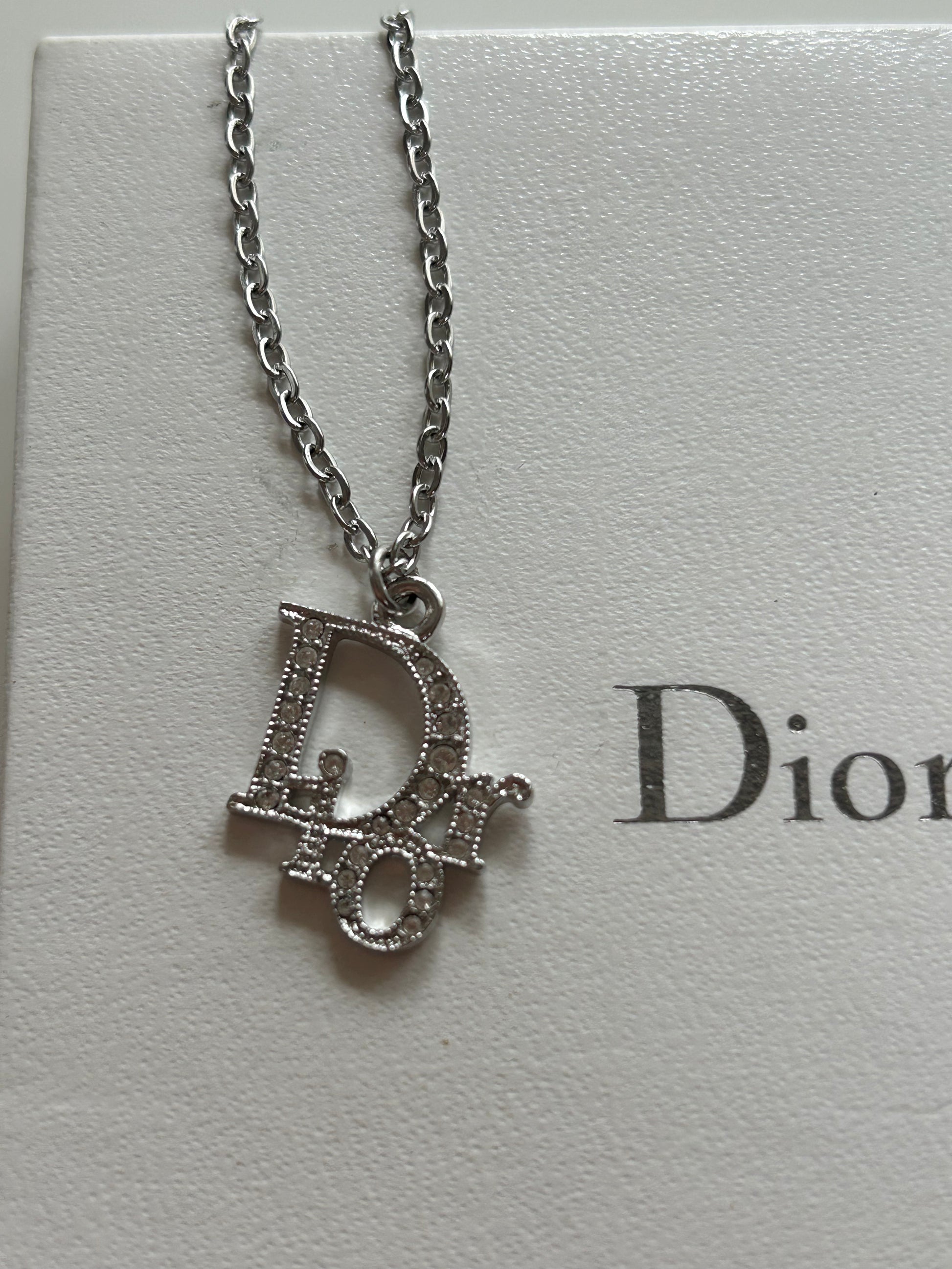 Dior oblique online pendant necklace